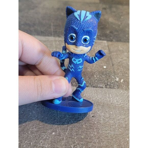 Disney PJ masks Connor Blue Frog box toy figure - Picture 3 of 6